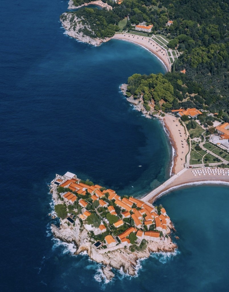 Hotels, Resorts & Hospitality